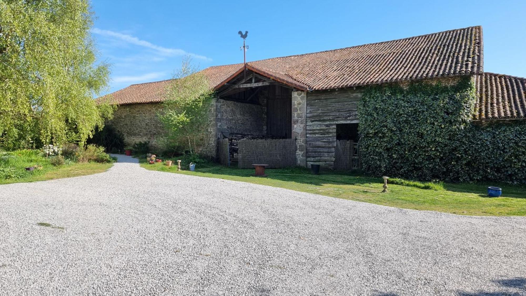 Chambres Et Gite Dans Un Lieu Calme Et Champetre Gourge Les Grippeaux Proche Parthenay Exterior foto